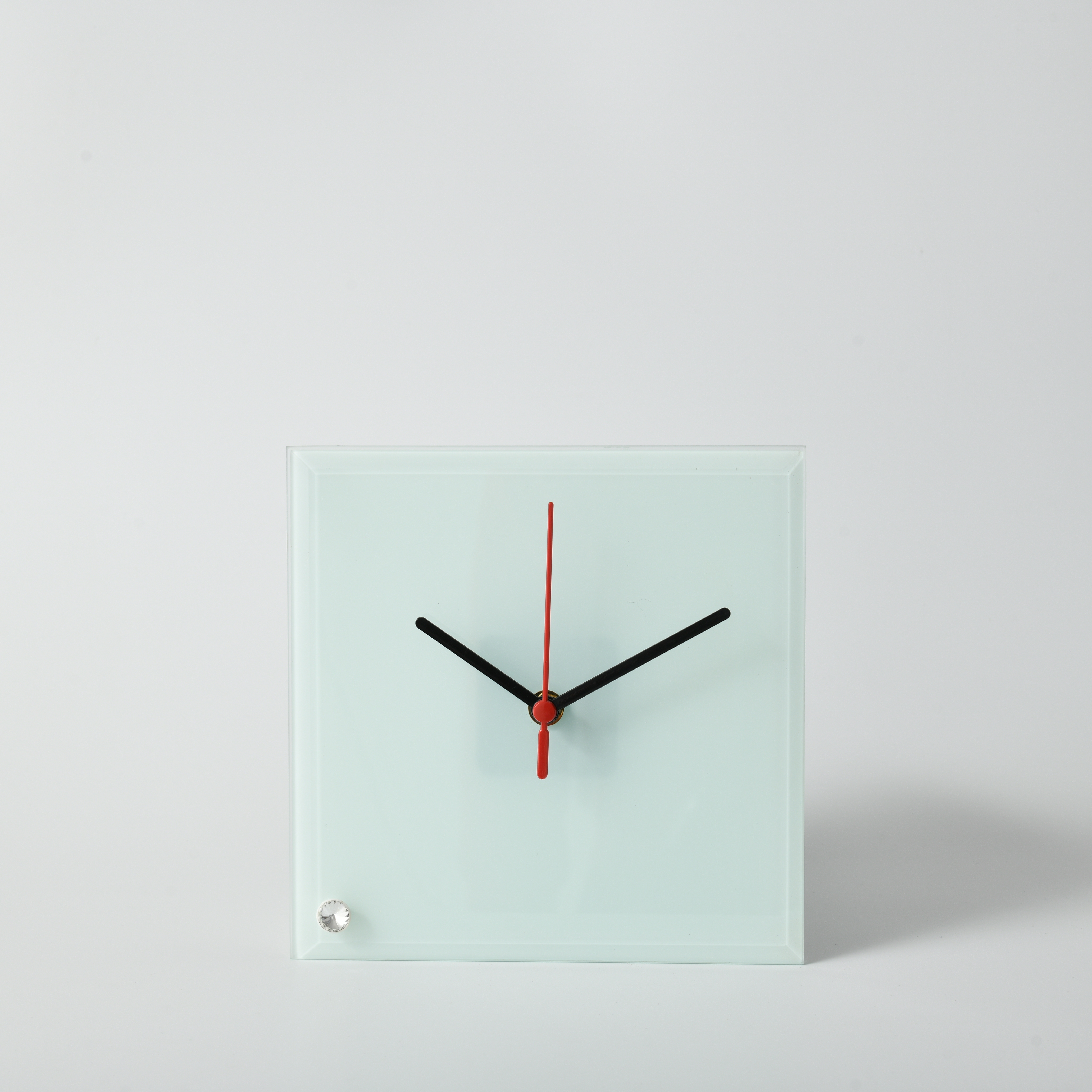 Стеклянные настольные часы